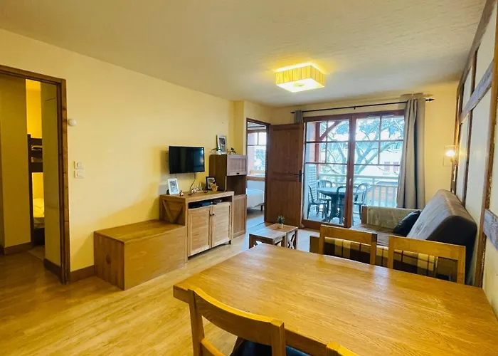 Appartements Avec Piscine Interieure Sauna Parking Etage 1 Au Centre Du Village Dans Residence Cami Real