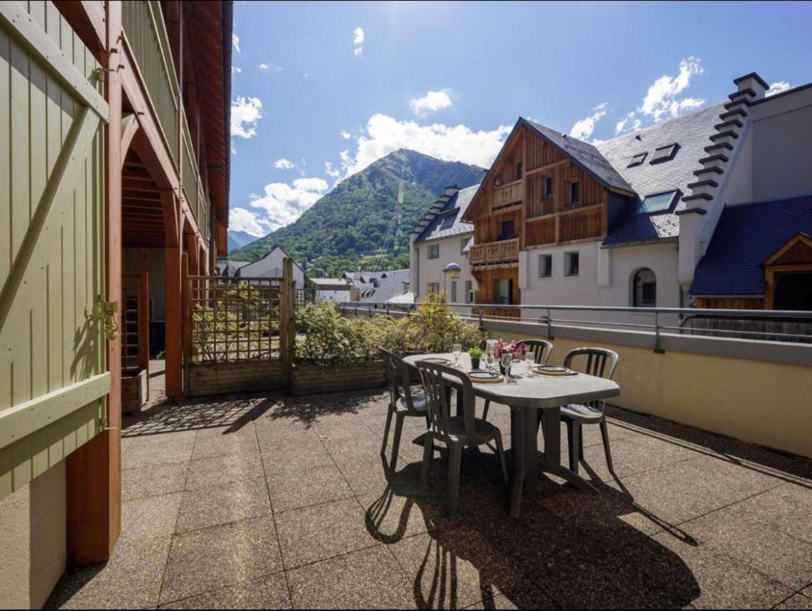 Apartment Avec Piscine Interieure Sauna Etage 1 Au Centre Du Village Dans Cami Real *