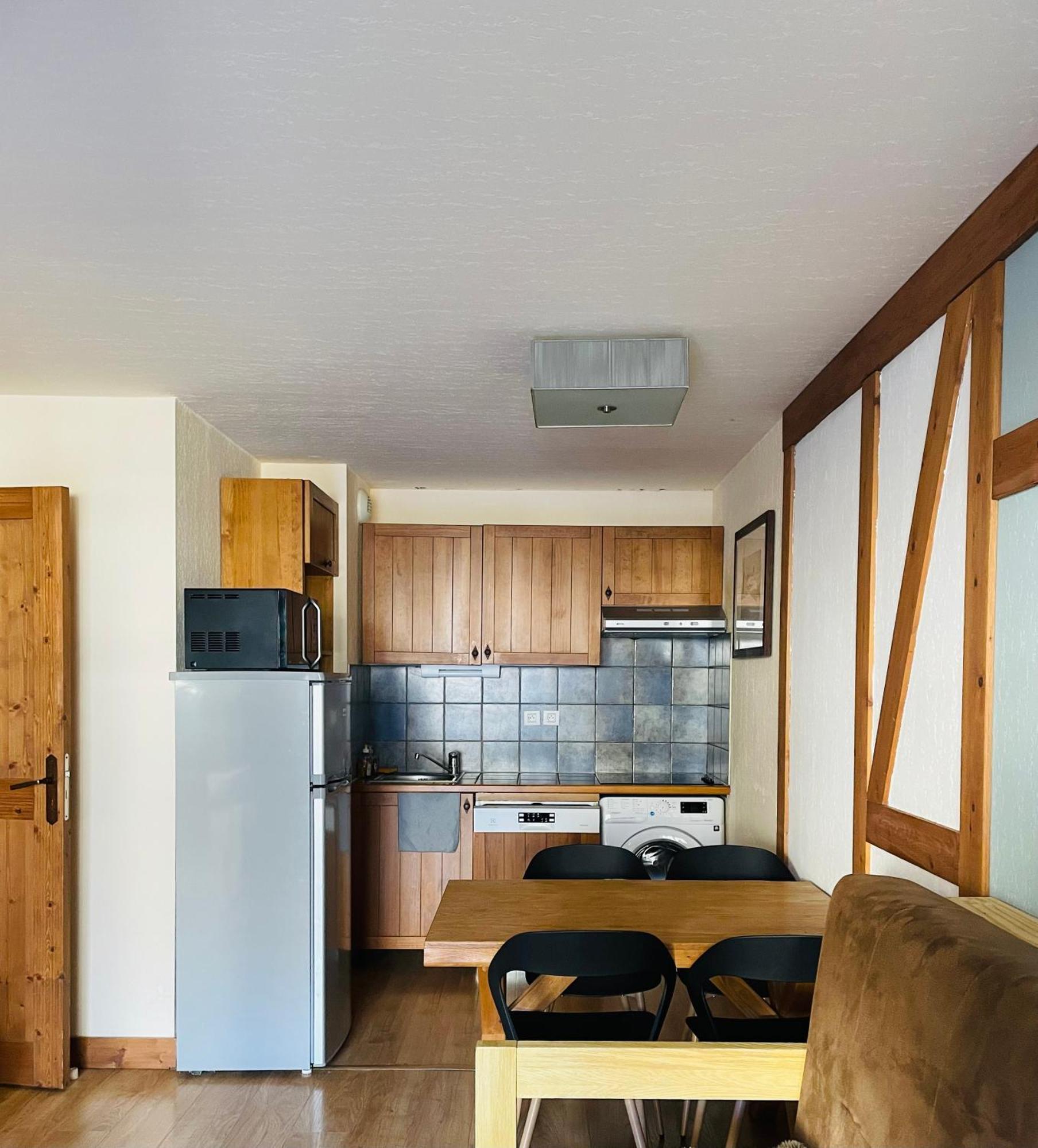 Apartment Avec Piscine Interieure Sauna Etage 1 Au Centre Du Village Dans Cami Real *